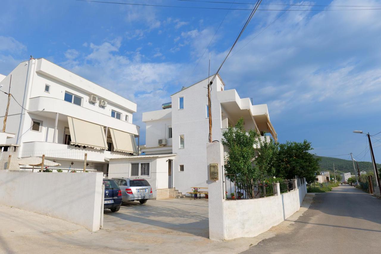 Vila Fredi 사밀 외부 사진